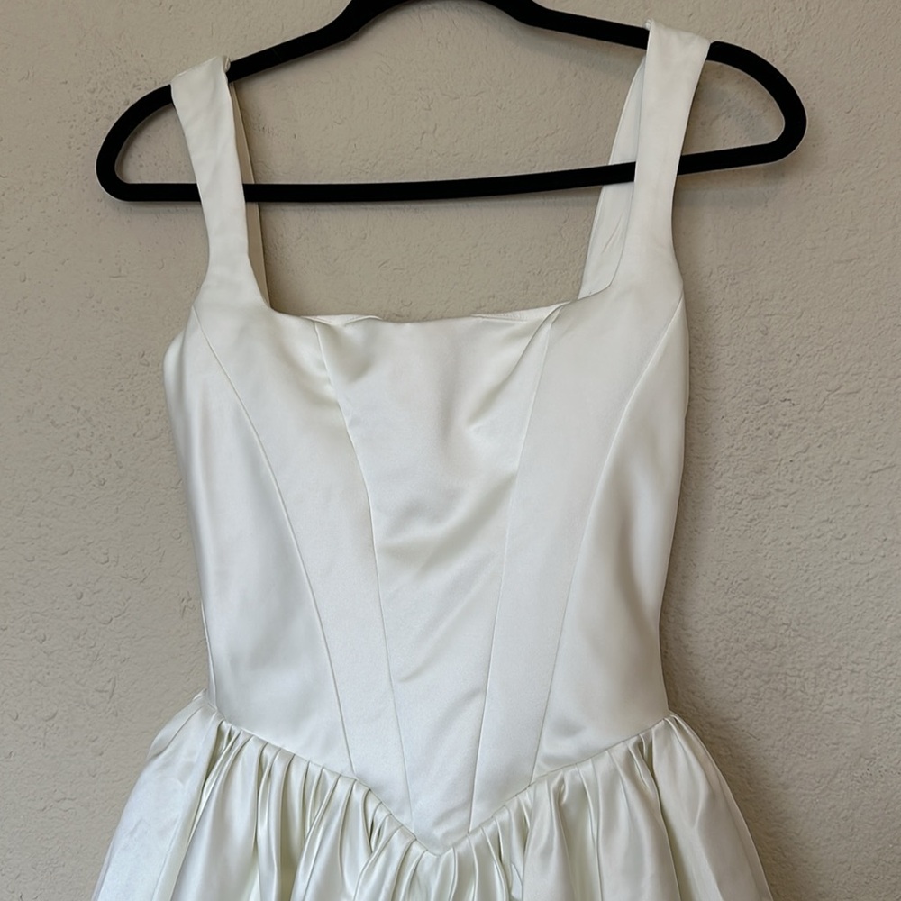 House of CB Ivory Square-Neck Ball Gown Wedding Dress - Picture 6 of 17